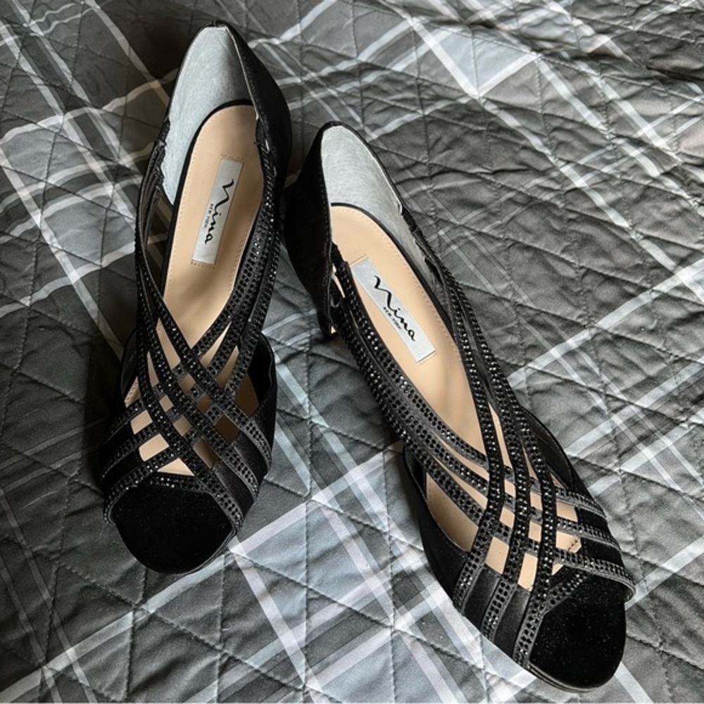 Nina Novita Black Stone Trim Low Heeled Shoes Leather Sole NWOB Sz 10 Ret $99